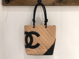 シャネルのベージュ×黒　カンボンライン　バッグ　レディースの買取実績です。