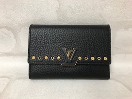 ルイヴィトンのノワール　18SS　ポルトフォイユ・カプシーヌ　コンパクト　M62765の買取実績です。