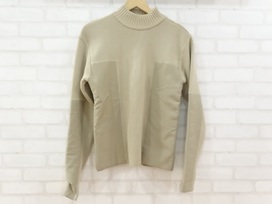 シャネルのベージュ　ナイロン切り替え　ウールニットの買取実績です。
