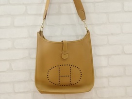 エルメスのエヴリン1 PM ショルダーバッグの買取実績です。