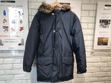 ウールリッチ(WOOLRICH)の通常使用感のあるアークティックパーカーを買取いたしました。新宿三丁目店です。状態は使用感の強いお品物です。