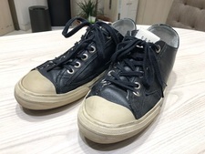 渋谷店では、ゴールデングース（GOLDEN GOOSE）を買取ました。状態は着用感はあります。