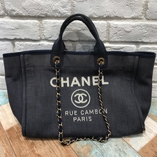 新宿三丁目店でシャネル（CHANEL）の17番台ドーヴィル2WAYトートバッグをお買取させていただきました。状態は内側に汚れがあるお品物でございます。