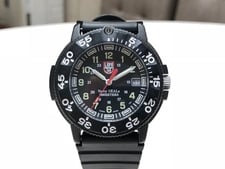 ルミノックス 黒　3001RH.JL　レッドハンド　日本限定　腕時計 買取実績です。
