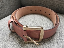グッチ 281548　ピンク　レザーベルト　ゴールド金具　 買取実績です。