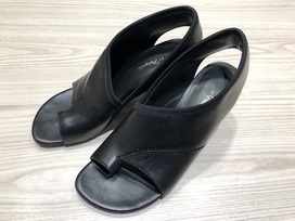 3.1フィリップリムの黒　ヒールサンダル　レディースの買取実績です。