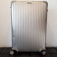 リモワ トパーズチタニウム 98L スーツケース 買取実績です。