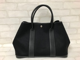エルメスのトワルオフィシェ×ネゴンダ 黒 ガーデンバーティPM トートバッグの買取実績です。