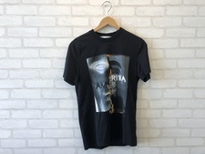 の宅配買取にてジバンシー(Givenchy)の15年SS、プリントTシャツを買取致しました。状態は通常使用感のあるお品物です。