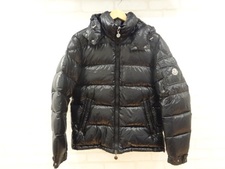 銀座本店にてモンクレール(Moncler)の13年マヤダウンジャケットを買取致しました。状態は傷などなく非常に良い状態のお品物です。