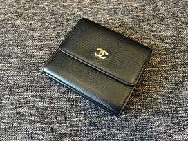 シャネルの6番台　黒　Wホック財布　の買取実績です。