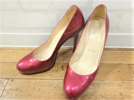 クリスチャンルブタンのクランベリー　NEW SIMPLE PUNP　パンプスの買取実績です。