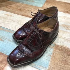 サントーニ(santoni)の使用感の強いウイングチップシューズを買取致しました。新宿三丁目です。状態は使用感の強いお品物です。