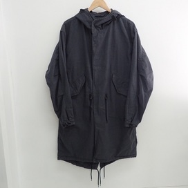 コモリの101-04005 タイプライターフーデッド コートの買取実績です。