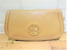 トリーバーチ(TORY BURCH)のレザーチェーンショルダーバッグを買取致しました。です。状態は傷などなく非常に良い状態のお品物です。