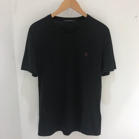 ルイヴィトンの16年春夏モデル LVロゴTシャツの買取実績です。
