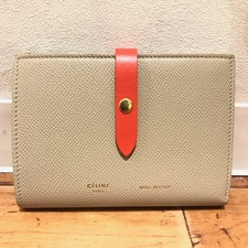 銀座本店でセリーヌ（CELINE）のマルチファクション二つ折り財布をお買取させていただきました。状態は未使用品でございます。