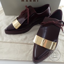 マルニ(MARNI)のプレートタン ポインテッドトゥローファーをお買取りさせていただきました。状態は新品同様のお品物でございます。