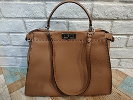 フェンディのセレリア ピーカブーの買取実績です。