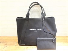 銀座本店にてバレンシアガ(BALENCIAGA)のネイビーカバスキャンバストートバッグを買取させていただきました。状態は傷などなく非常に良い状態のお品物です。