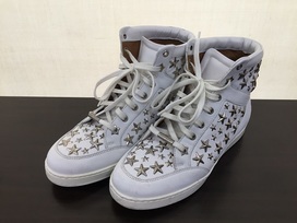 ジミーチュウの白 スタースタッズ ハイカットスニーカーの買取実績です。