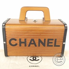 シャネル(CHANEL)のヴィンテージウッドバニティバッグを買取致しました。状態は非常に良い状態のお品物です。