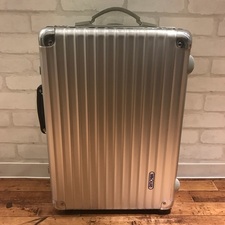 銀座本店でリモワ（RIMOWA）の976.52 クラシックフライトキャビンをお買取させていただきました。状態は表面に傷が見受けられるお品物でございます。