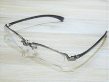 銀座本店にてフォーナインズ(999.9)のO-20T ガンメタリック 度あり眼鏡を買取致しました。状態は通常使用感があるお品物です。