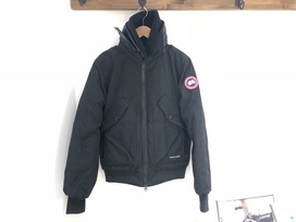 カナダグースの黒　ブロンリーボンバー　ダウンブルゾン　メンズの買取実績です。