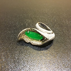 翡翠の翡翠　ダイヤモンド2.5ct　リングの買取実績です。