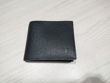 エコスタイル渋谷店で、ルイヴィトンの未使用のタイガを使用したポルトフォイユ・アメリゴ二つ折り財布を買取りました状態は未使用のお品物です。
