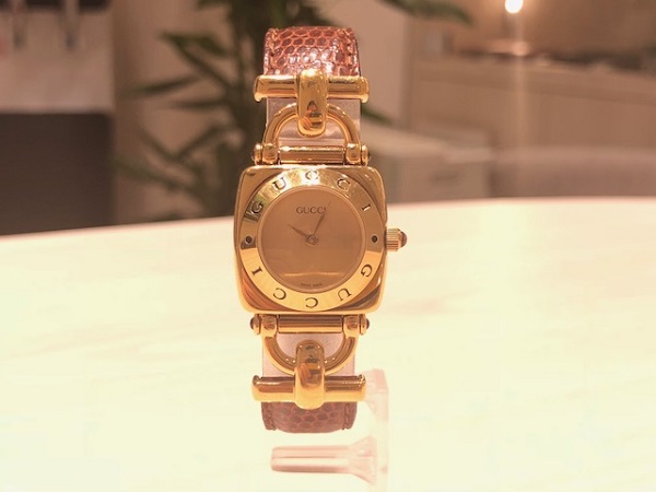 グッチのゴールド　6300L　クオーツ腕時計の買取実績です。