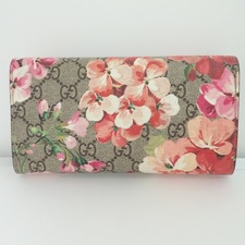 グッチ GG Blooms DRY ROSE SUPREME CONTINENTAL WALLET 買取実績です。