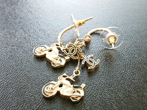 シャネルのアクセサリーの10p バイクモチーフ ココマーク ピアスの買取実績です 18年7月15日公開の情報です エコスタイル