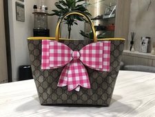 渋谷店では、グッチ（GUCCI）のGGスプリームのトートバッグを買取ました。状態は未使用品です。