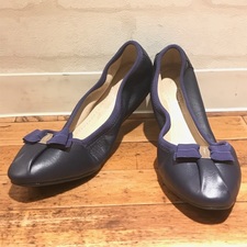 銀座本店でフェラガモ（Ferragamo）のヴァラ バレエシューズをお買取させていただきました。状態は通常使用感のあるお品物でございます。