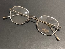 エコスタイル渋谷店では、アイヴァン7285のモデル151の眼鏡を買取ました。状態は綺麗な状態です。