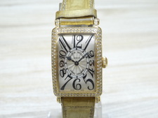 銀座本店で、902QZ 750 ダイヤベゼル ロングアイランド 腕時計を買取致しました。状態は通常使用感があるお品物です。