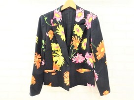 レオナールの黒 花柄 シルクプリントジャケットの買取実績です。