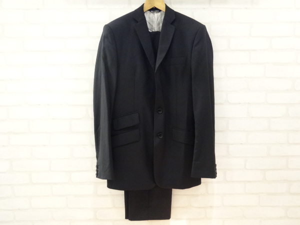 ドルチェ&ガッバーナの黒　正規　ウール　スーツの買取実績です。