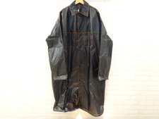 プラダの17年 ナイロン ステンカラーコートを銀座本店で買取致しました。状態は未使用品です。
