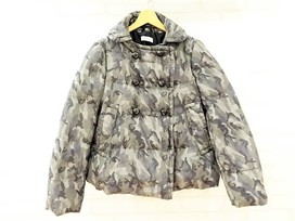 プラダの10年製　カモフラ　ダウンジャケット　※フード欠品の買取実績です。