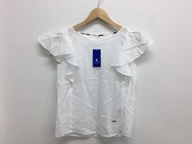 ブルーレーベル・クレストブリッジのドレープローン　フリルブラウスの買取実績です。