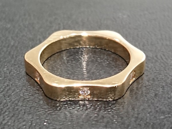 エコスタイル新宿三丁目店で、モンブランのK18、ダイヤモンド付き4810コレクションリングを買取りました 買取価格・実績 2018年9月21日