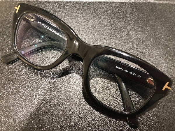 トムフォードの黒　TF5178　セルフレーム　眼鏡の買取実績です。