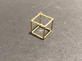 シハラのK18　スクエア7　キューブピアスの買取実績です。