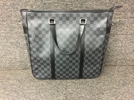 ルイヴィトンの12年製 ダミエグラフィット タダオの買取実績です。