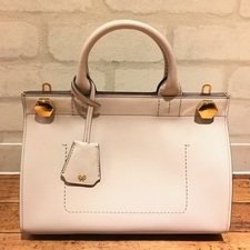 アニヤハインドマーチ（Anya Hindmarch）のエプソン 2WAY ハンドバッグをお買取させていただきました。東銀座や日比谷でバッグ買取は銀座本店まで！状態は綺麗な状態のお品物です。