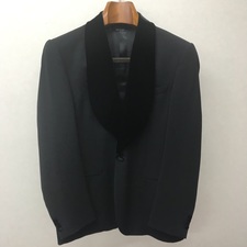 ジョルジオアルマーニ（GIORGIO ARMANI）のショールカラー セットアップスーツをお買取させていただきました。港区でブランド服買取なら広尾店へ！状態は通常使用感のあるお品物です。