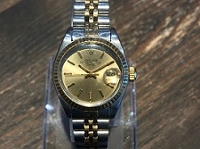 磐田店でロレックス（ROLEX)オイスターパーペチュアルデイト6917　5番台（傷あり）を買取しました。状態は目立つ傷や汚れがあるお品物です。